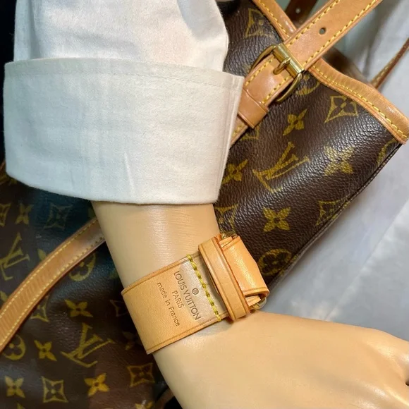 Louis Vuitton Poignet as a Bracelet - Picture 14 of 16